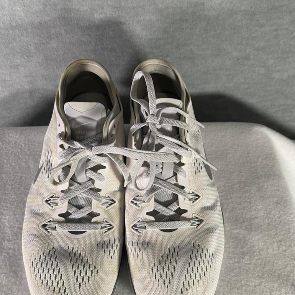 Nike Free TR Fit 5 Women’s 9.5 Running Athletic Shoes White Silver Sneakers